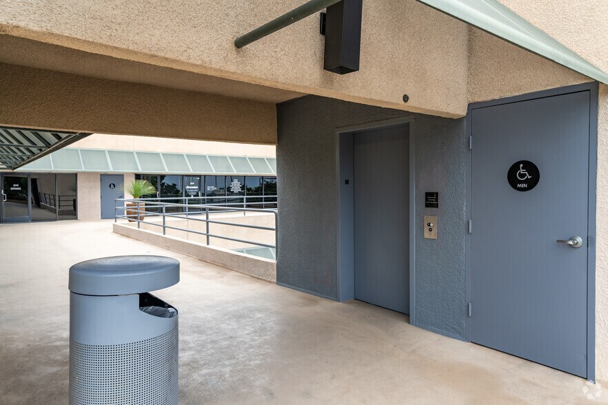 More Photos Of 1525 Superior Ave, Newport Beach Medical For Lease