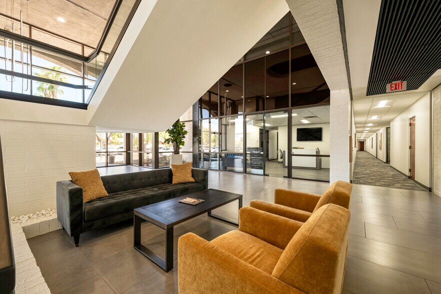 More Photos Of 8283 N Hayden Rd, Scottsdale Office For Lease
