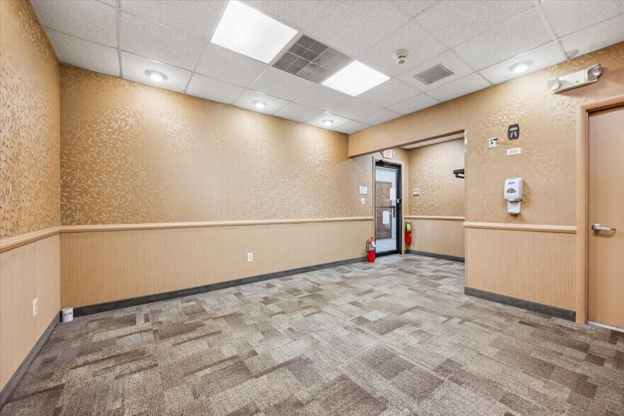 More Photos Of 215 Union Ave, Bridgewater Office For Sale