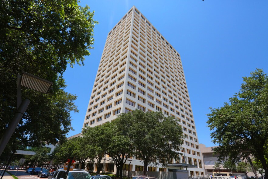More Photos Of 2700 Post Oak Blvd, Houston Office For Lease