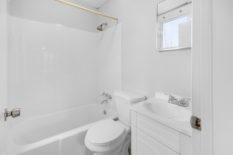 More Photos Of 7504 Zimmerman Ave, Pennsauken Apartments For Sale