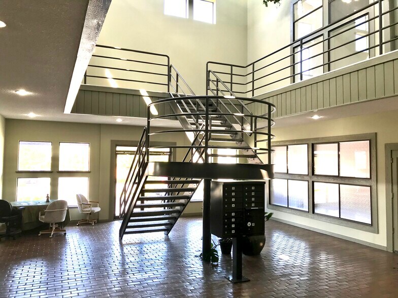 More Photos Of 22014 7th Ave S, Des Moines Medical For Lease