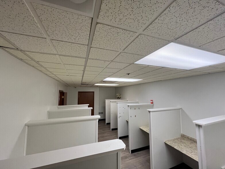 More Photos Of 333 W Union St, Allentown Flex For Lease