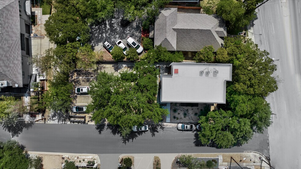 More Photos Of 2208 Lake Austin Blvd, Austin Office Residential For Sale