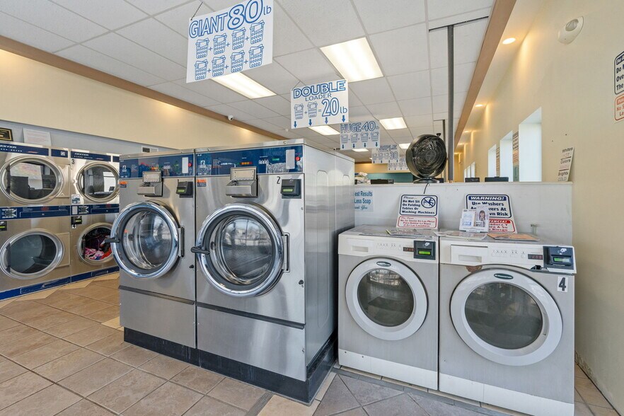 More Photos Of 1476-1480 State St, Schenectady Freestanding For Sale