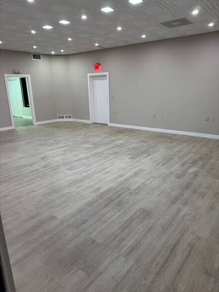 More Photos Of 4101 SW 73rd Ave, Miami Warehouse For Lease