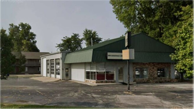 More Photos Of 2344 Sagamore Pky N, Lafayette Auto Repair For Lease