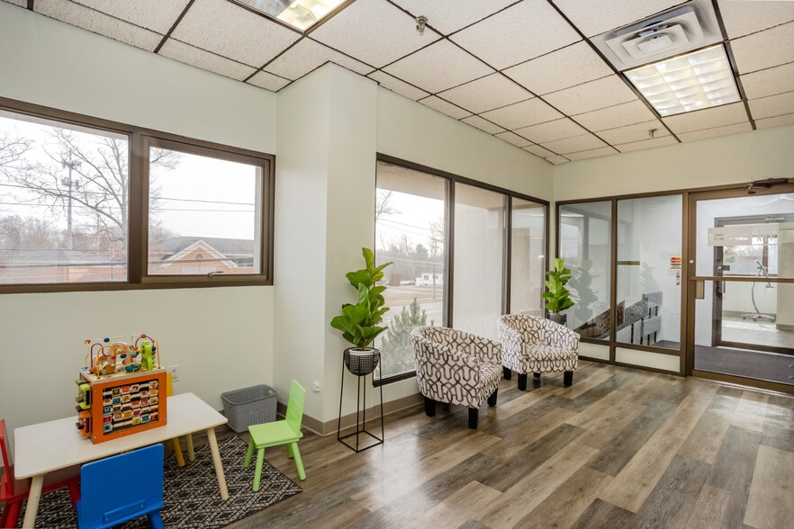 More Photos Of 239 Silas Deane Hwy, Wethersfield Medical For Lease