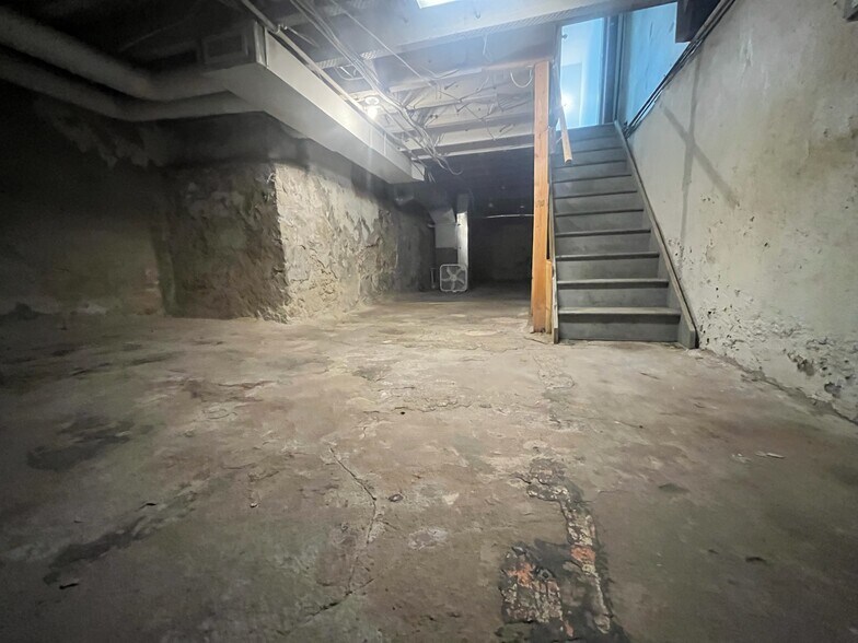 More Photos Of 616 S 6th St, Philadelphia Storefront Retail Residential For Sale