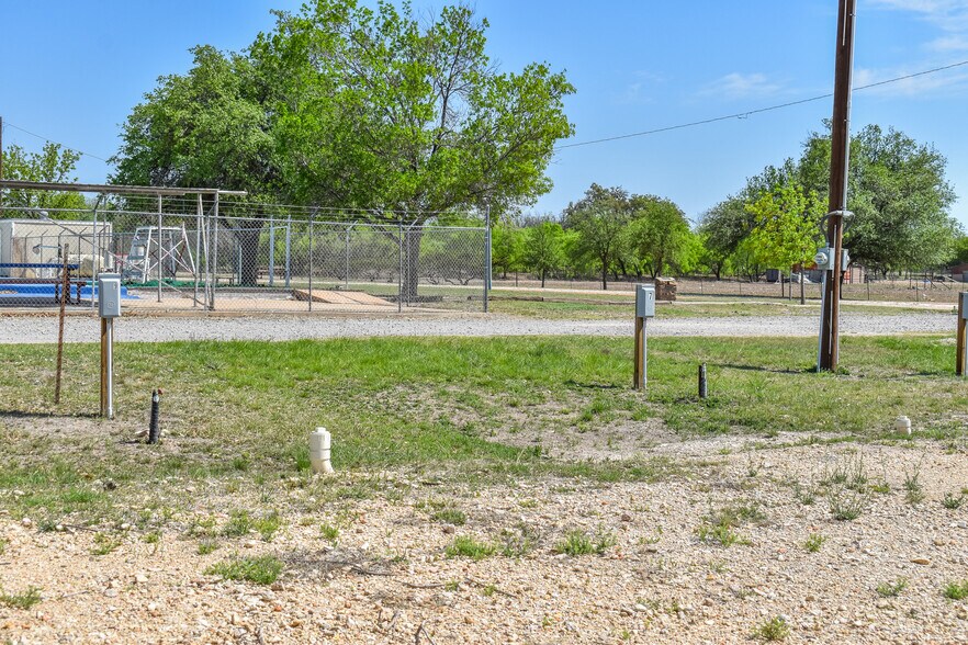 More Photos Of 903 W Broadway St, Eden Land For Sale