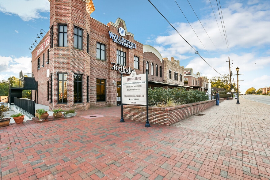 More Photos Of 21123 Eva St, Montgomery Medical For Lease