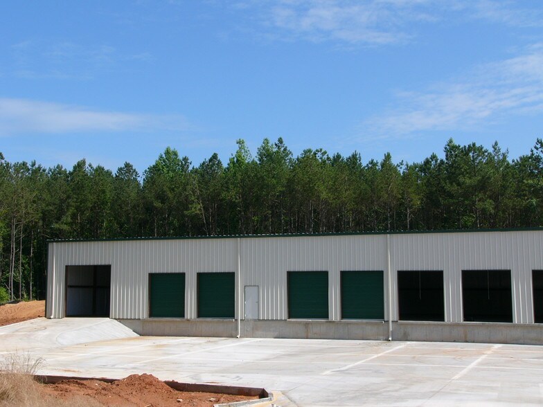 More Photos Of 535 Pine Rd, Newnan Warehouse For Lease
