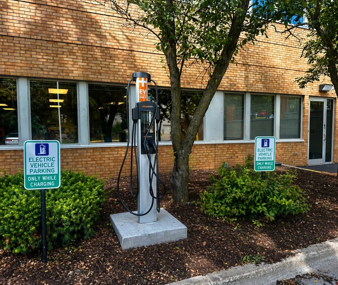 More Photos Of 3001 W Beltline Hwy, Madison Unknown For Lease
