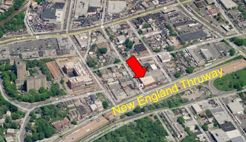 More Photos Of 2245-2249 New England Thruway, Bronx Warehouse For Lease