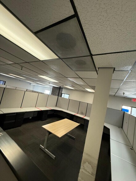 More Photos Of 7979-7989 Vickers St, San Diego Flex For Lease