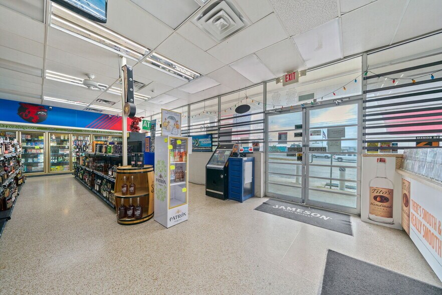 More Photos Of 6325 Bandera Rd, San Antonio Convenience Store For Sale
