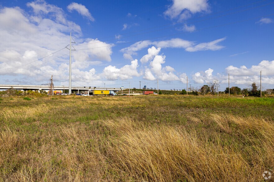 More Photos Of SWC of Emmett F Lowry & Century Blvd, Texas City Land For Lease