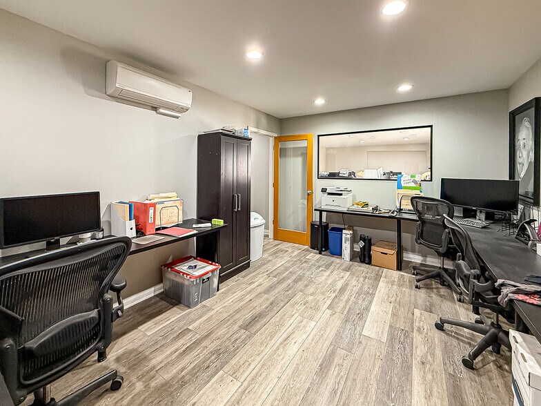 More Photos Of 7650 Gloria Ave, Van Nuys Warehouse For Sale