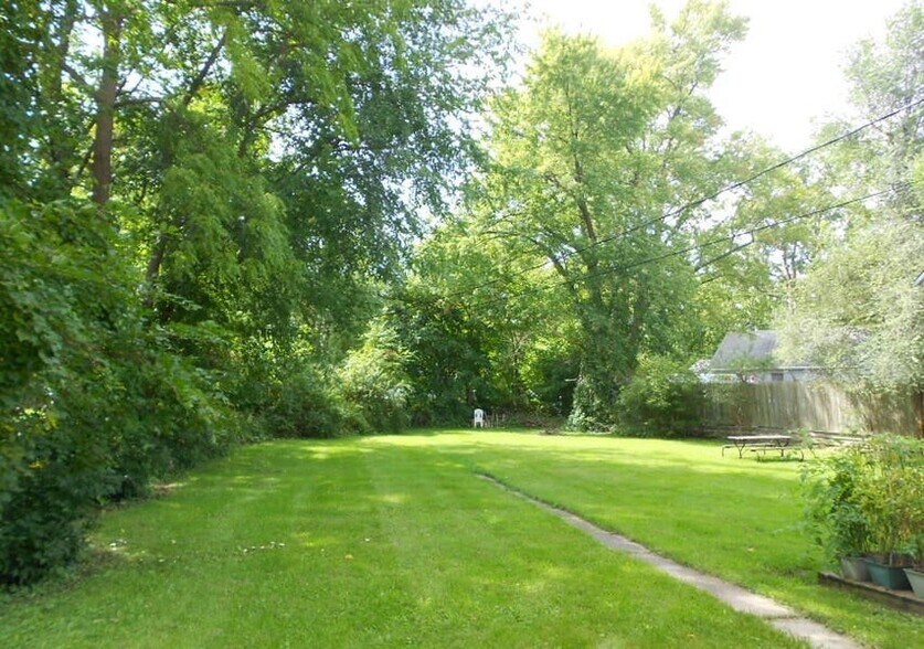 More Photos Of 2345 Cedar St, Holt Apartments For Sale