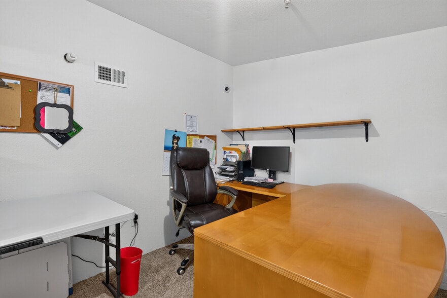 More Photos Of 530 N Cloverdale Blvd, Cloverdale Specialty For Sale