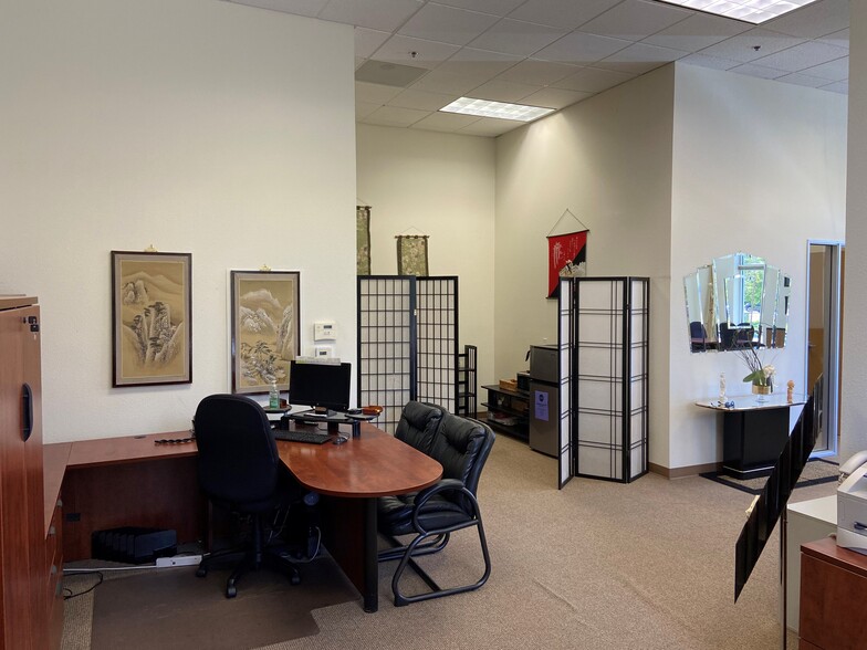 More Photos Of 2201-2213 N Loop Rd, Alameda Research And Development For Sale