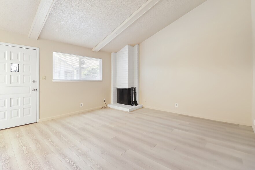 More Photos Of 2316 Villanova Cir, Sacramento Apartments For Sale