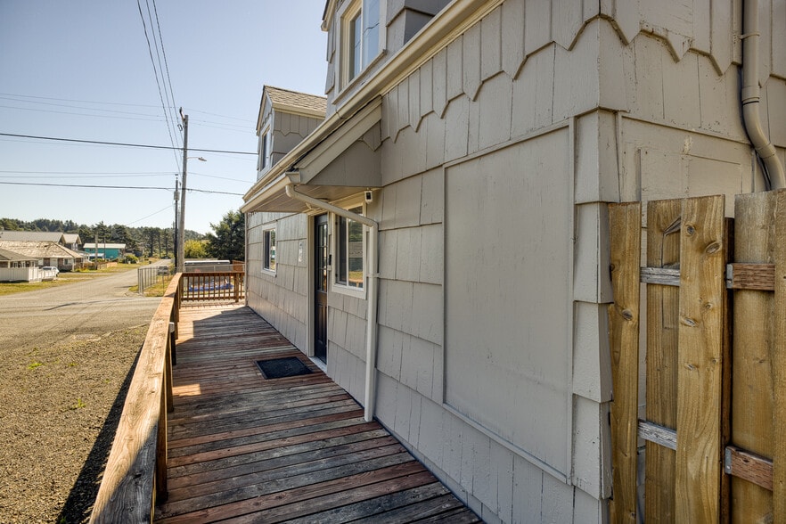 More Photos Of 40 Main St, Pacific Beach Flex For Sale