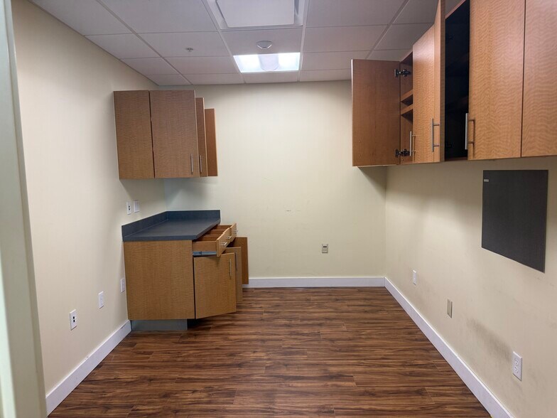 More Photos Of 3291 Woods Edge Pky, Bonita Springs Medical For Sale