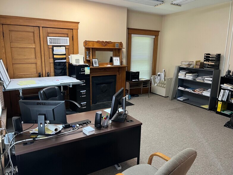 More Photos Of 1715 Riverside Dr, Knoxville Office For Sale