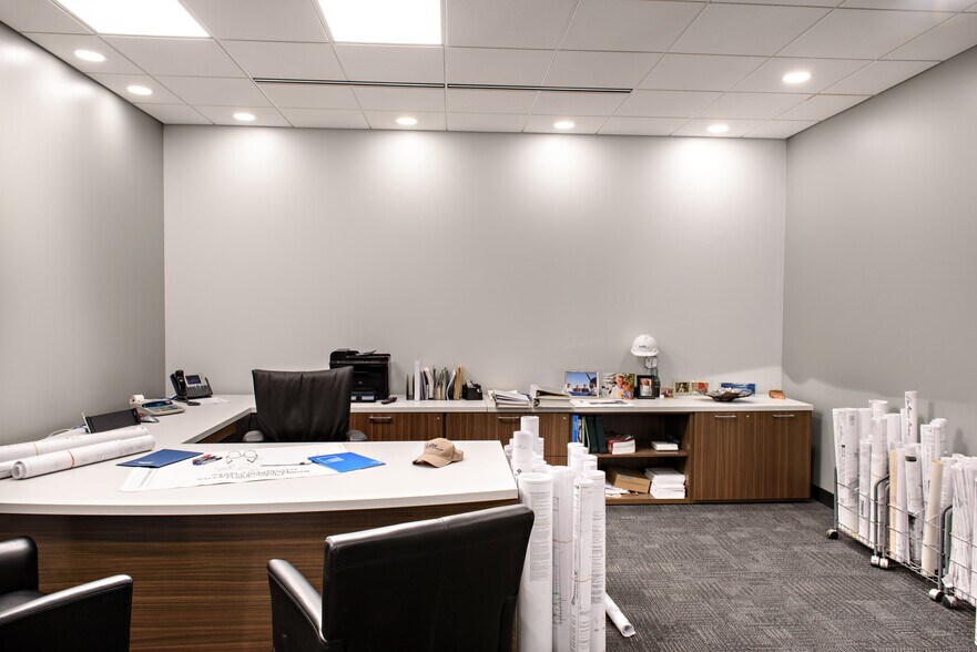 More Photos Of 404 N Byrne Rd, Toledo Warehouse For Sale