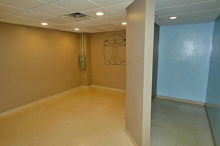 More Photos Of 1829 Maple Rd, Williamsville Medical For Lease