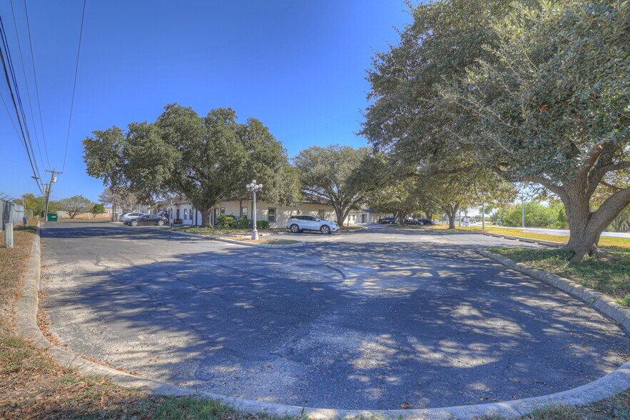 More Photos Of 3 Commercial Pl, Schertz Office For Lease