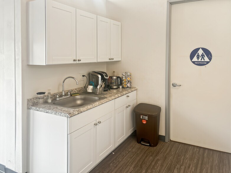 More Photos Of 918 Mission Ave, Oceanside Coworking Space