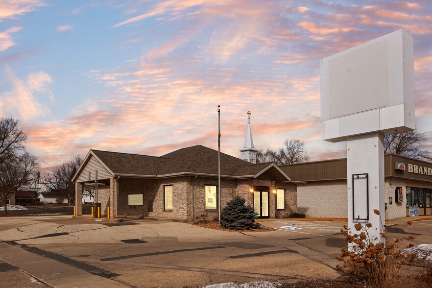 Primary Photo Of 102 S Woodward St, Brandon Service Station For Sale