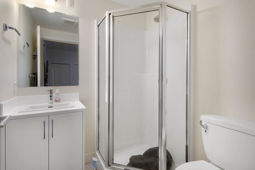 More Photos Of 120 Calgary Av, Penticton Apartments For Sale