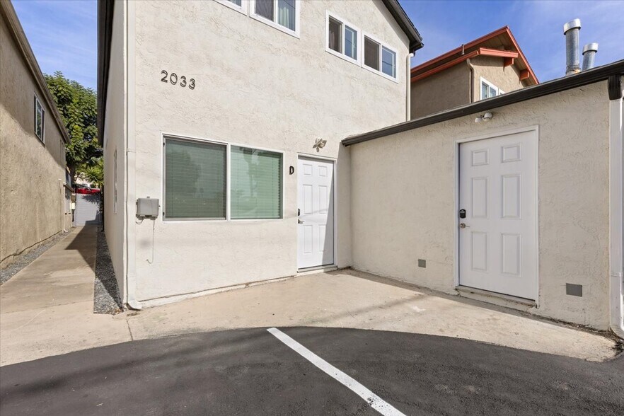 More Photos Of 2033 Garnet Ave, San Diego Apartments For Sale