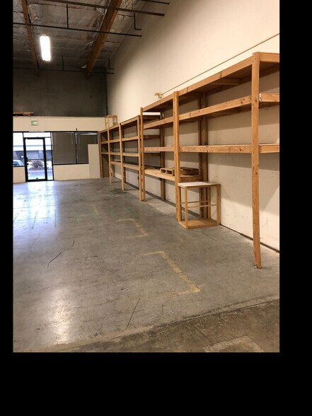 More Photos Of 302-376 NE 219th Ave, Gresham Light Manufacturing For Lease