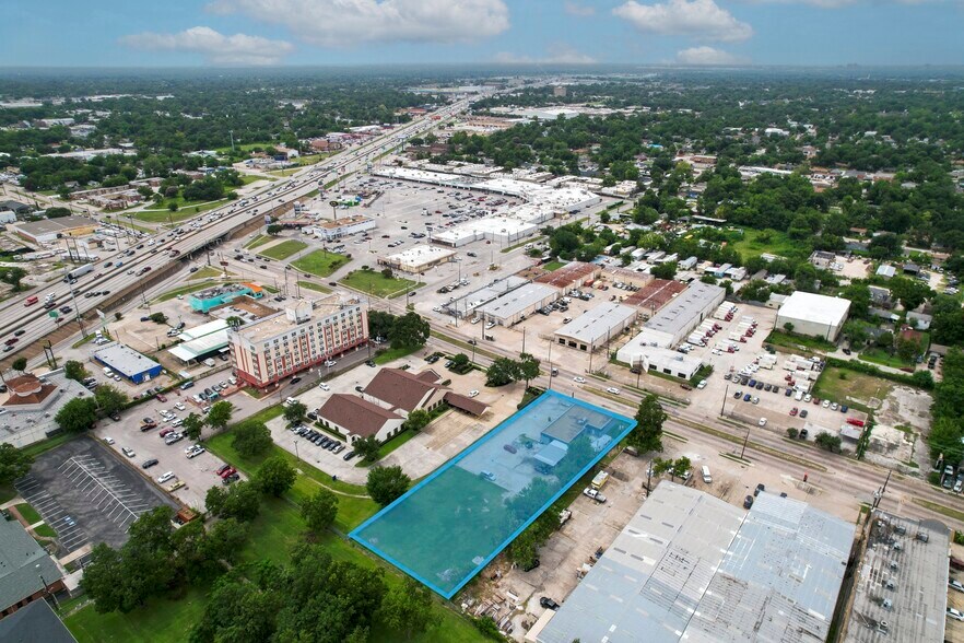 More Photos Of 614 E Tidwell Rd, Houston Auto Repair For Sale