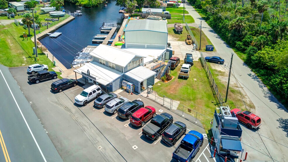 More Photos Of 7154 Shoal Line Blvd, Spring Hill Marina For Sale