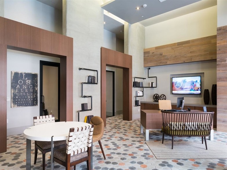 More Photos Of 905 E 2nd St, Los Angeles Apartments For Lease