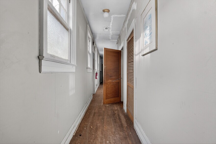 More Photos Of 1010 S Garnett St, Henderson Hotel For Sale