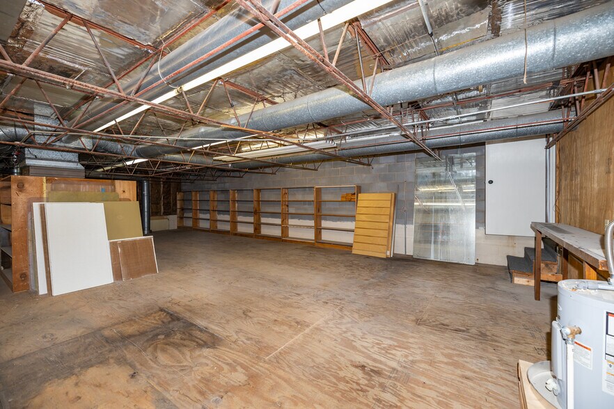 More Photos Of 108 S Santa Fe Ave, Salina General Retail For Lease