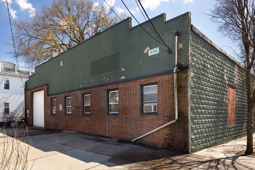 More Photos Of 334 Washington St, Somerville Manufacturing For Sale