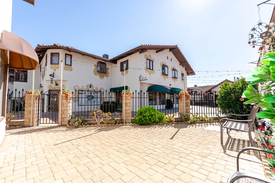 More Photos Of 7561 Center Ave, Huntington Beach Storefront For Lease