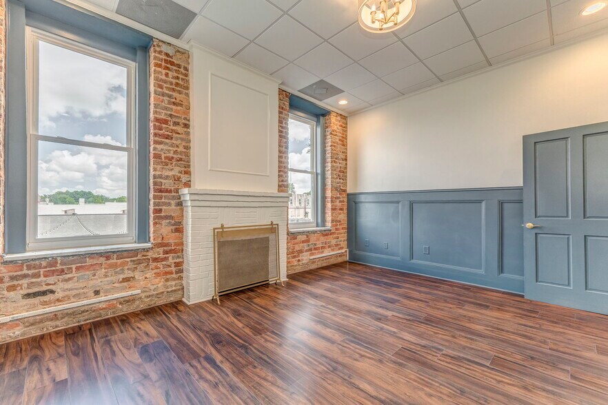 More Photos Of 35 N Main St, Jasper Loft Creative Space For Lease