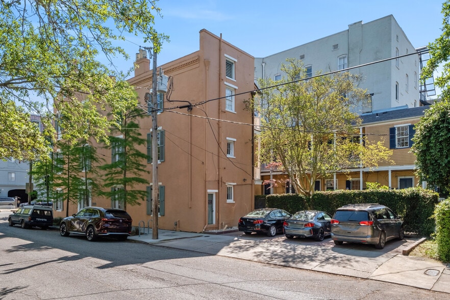 More Photos Of 2200 Prytania St, New Orleans Loft Creative Space For Sale