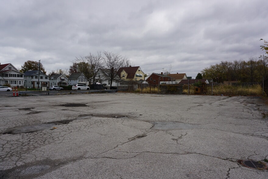 More Photos Of 673-685 E 185th St, Cleveland Storefront Retail Office For Sale
