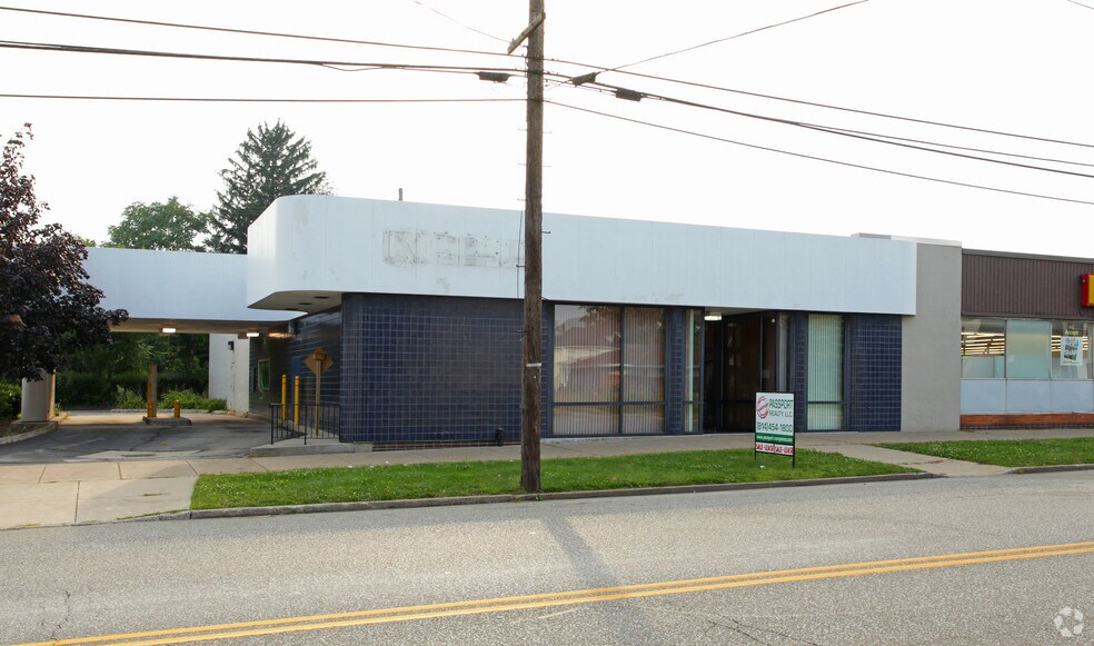More Photos Of 714-718 East Ave, Erie Storefront For Sale