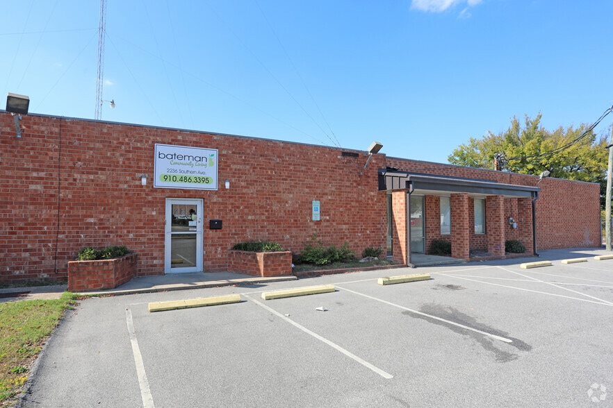 More Photos Of 2236 Southern Ave, Fayetteville Warehouse For Lease