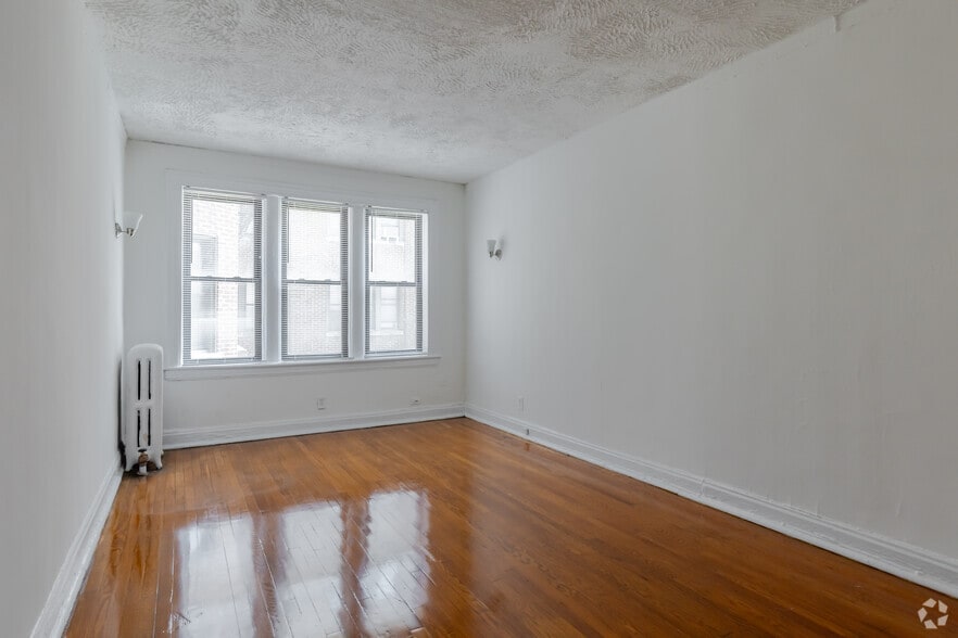 More Photos Of 632-644 W Addison St, Chicago Apartments For Lease